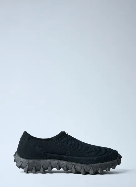 Snowclog Sneakers