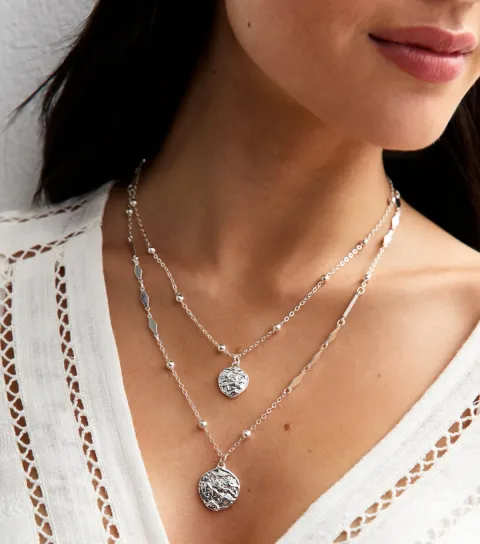 New Look Silver Tone Pack of 2 Textured Circle Pendant Necklaces