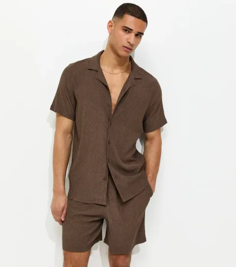 New Look Men's Dark Brown Short Sleeve Regular Crinkle Shirt