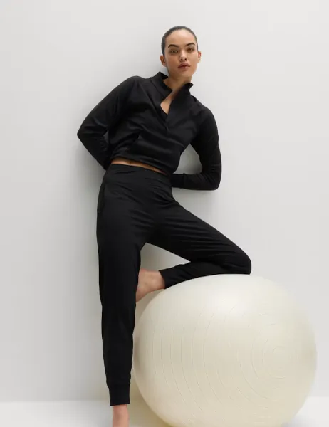 Goodmove Go Balance Cuffed Yoga Jogger Black