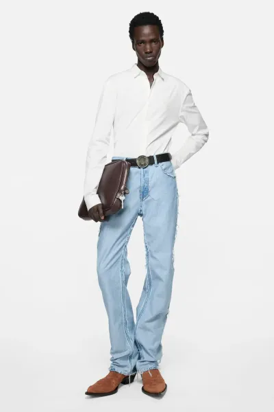 Fitted button-up shirt