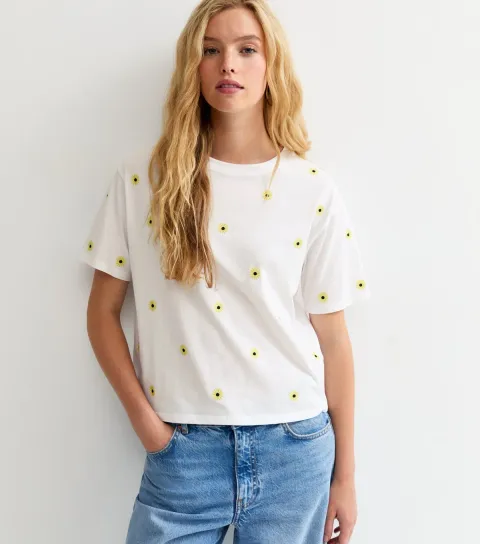 New Look Women's White Cotton Boxy Daisy Embroidered T-Shirt