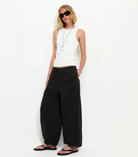 Women's Black Tapered Balloon Parachute Trousers
