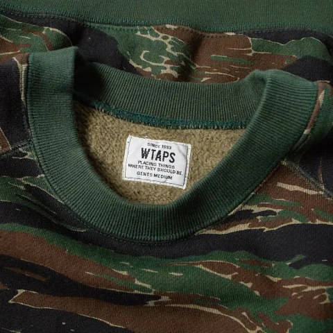 Design 05 Crew Sweat