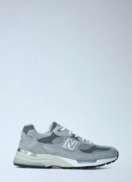 U992 Sneakers