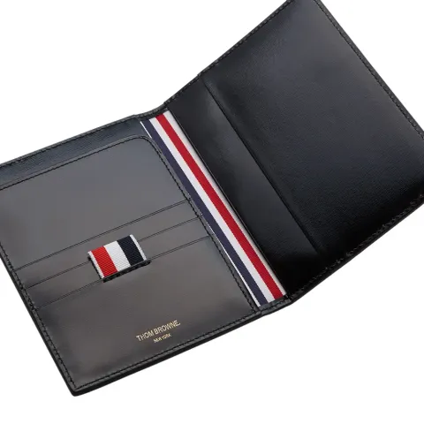 Printed Stripe Passport Holder
