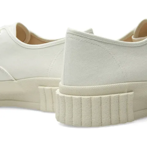 Canvas Sneaker