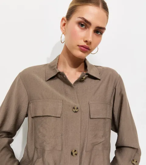 Women's Stone Crinkle Texture Bubble Hem Button Front Shirt