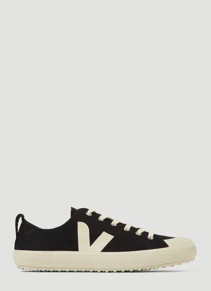 Nova Sneakers