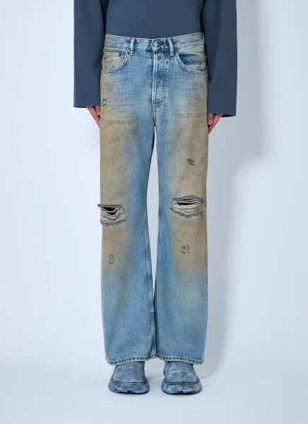 2021M Distressed Jeans