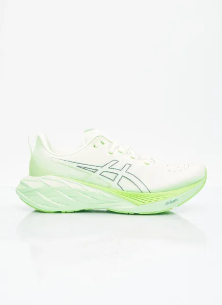 Novablast 4 Sneakers