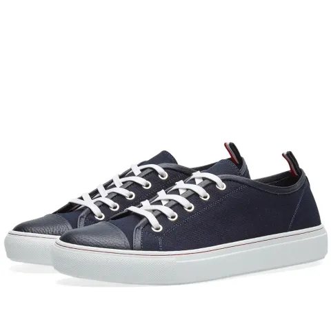 Canvas Sneaker