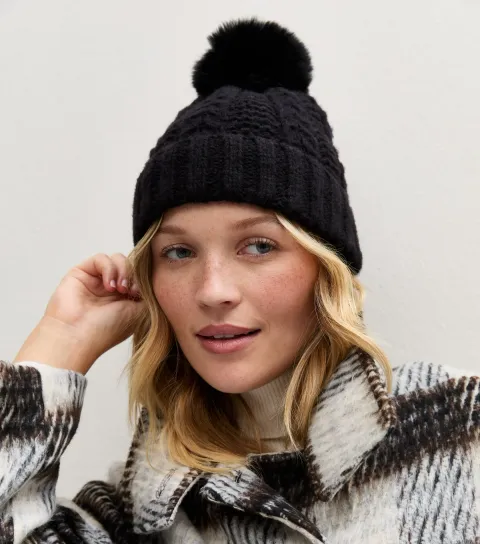 New Look Black Faux Fur Pom Pom Bobble Hat