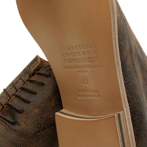 22 Waxed Suede Classic Shoe