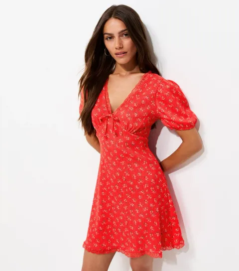 Women's Petite Red Crinkle Texture Floral Print Lace Trim Mini Dress