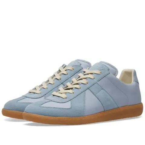 22 Classic Replica Sneaker