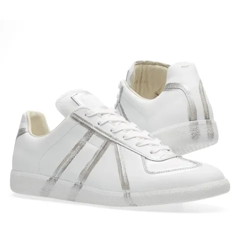 22 Replica Low Painted Seam Sneaker
