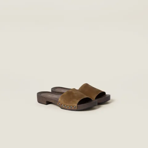 Faded suede clogs