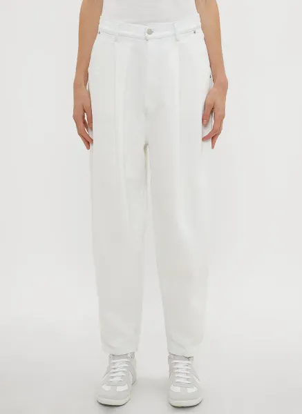 Pleated Jeans