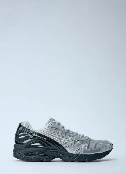 Wave Rider 10 Sneakers