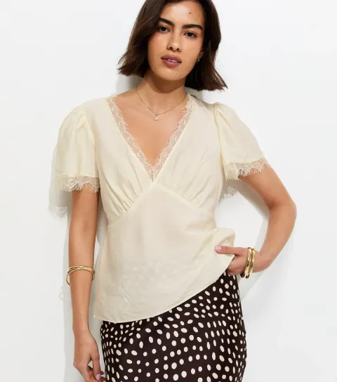 New Look Women's Cream Button Lace Trim V Neck Tea Top