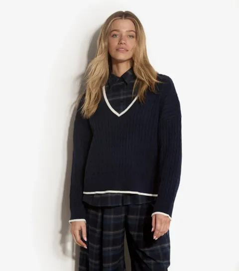 Apricot Women's Navy V-Neck Contrast Trim Knitted Jumper
