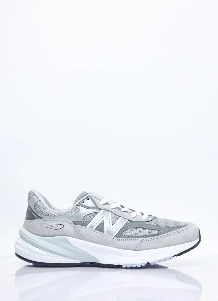 990v6 Sneakers