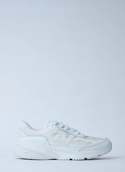 990 Sneakers