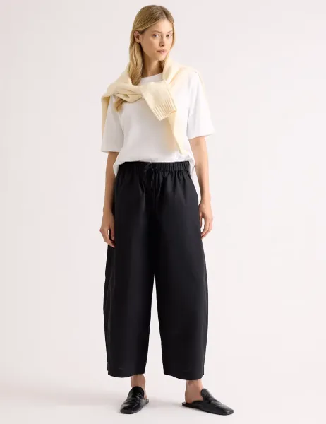 Albaray Pure Cotton Barrel Leg Ankle Grazer Trousers Black