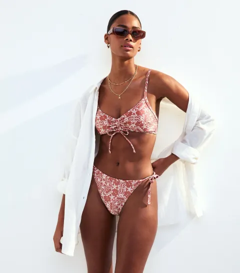 Women's Pink Starfish Print Ruched Crop Bikini Top