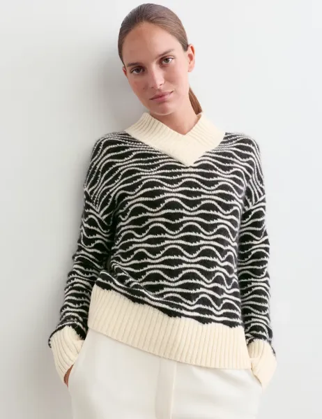 Jaeger Wool Rich Textured V-Neck Jumper Ivory Mix