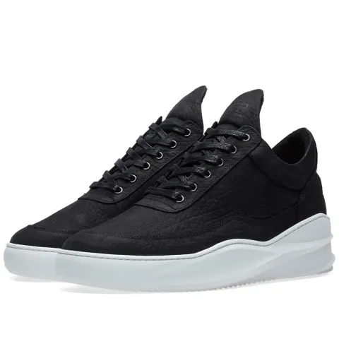 Low Top Sneaker