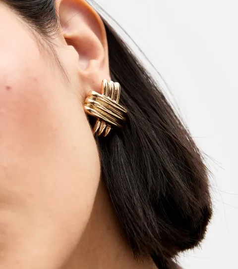 Gold Tone Ribbed Stud Earrings