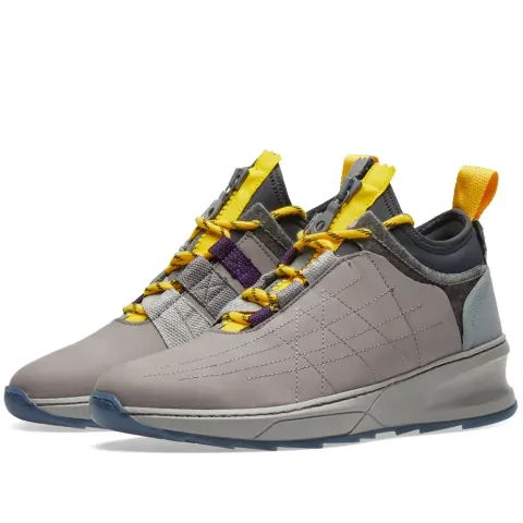 Inner Circle Sneaker