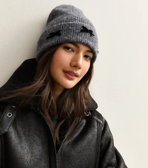 Grey Bow Appliqued Ribbed Knit Beanie Hat