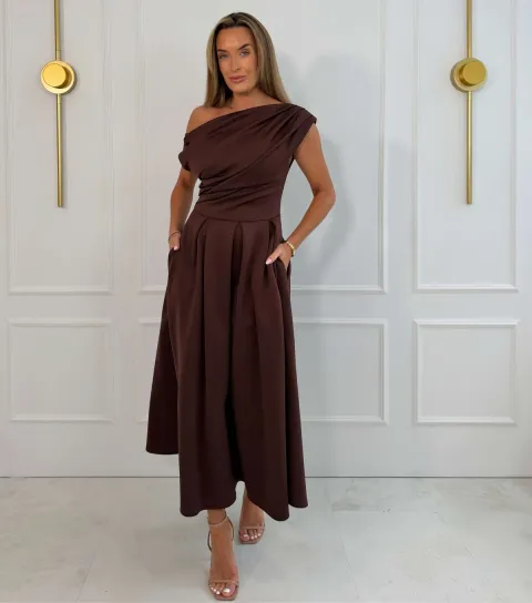 Girl In Mind Women's Dark Brown Off The Shoulder Pleated Skirt Midi Dress