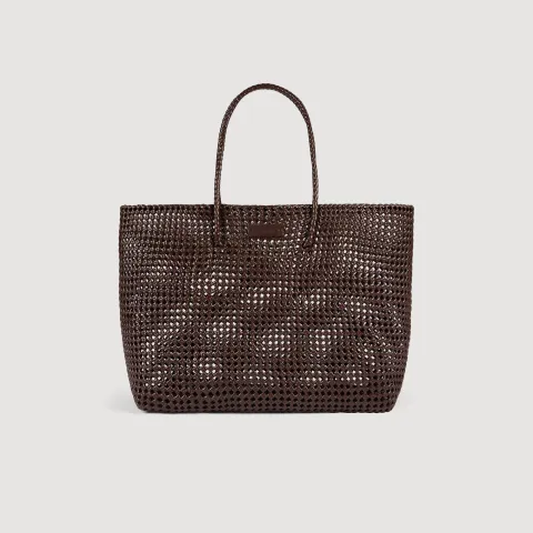 Woven tote bag with patch