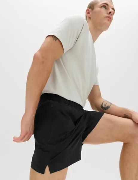 Goodmove Regular Fit 5 Inch Stretch Sports Shorts Black