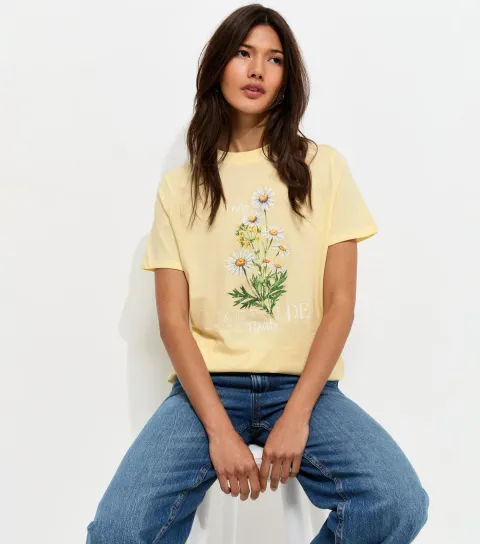 Women's Light Yellow Cotton Daisy Print Relaxed T-Shirt