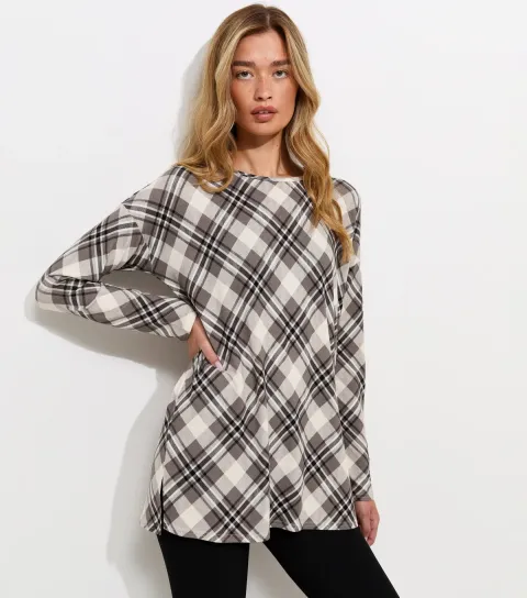 New Look Women's Tall Cream Soft Touch Check Print Long Sleeve Top