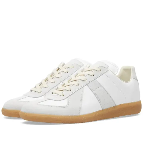 22 Replica Low Sneaker