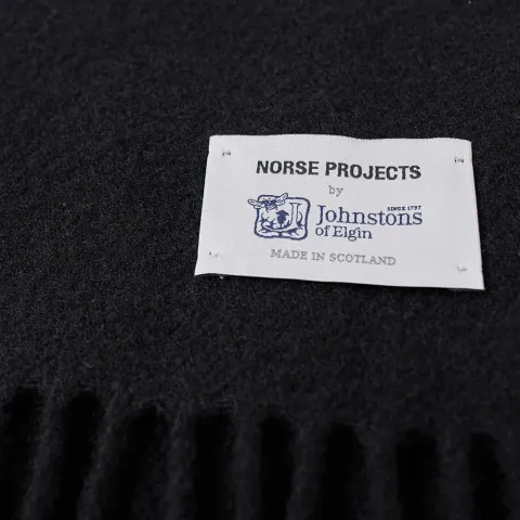 x Johnstons of Elgin Lambswool Scarf