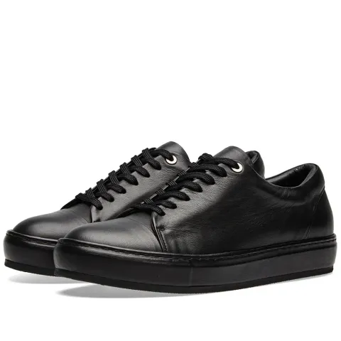 Plain Sneaker