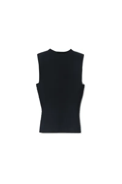 Debossed Logo tank