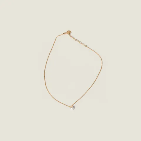 Metal and pearl necklace