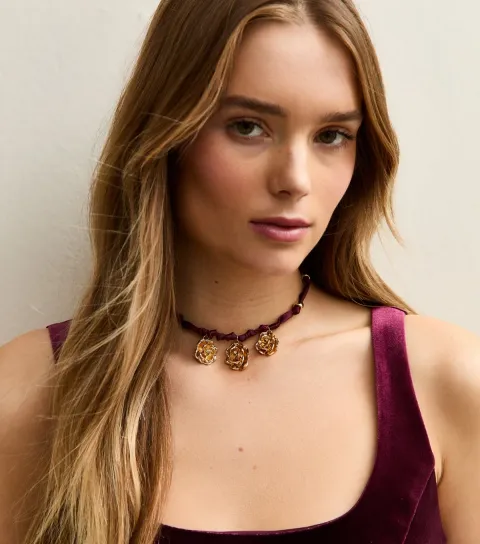 Gold Tone Burgundy Rope Rose Charm Necklace