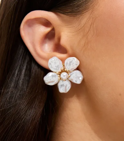 White Faux Pearl Flower Stud Earrings
