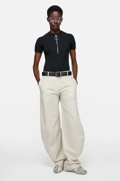 Ribbed t-shirt with zipper