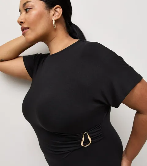 Women's Plus Size Black Gathered Buckle Short Sleeve Midi Dress Curves