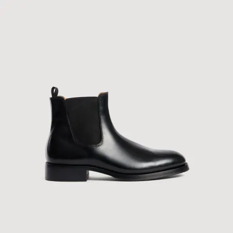 Smooth leather Chelsea boots